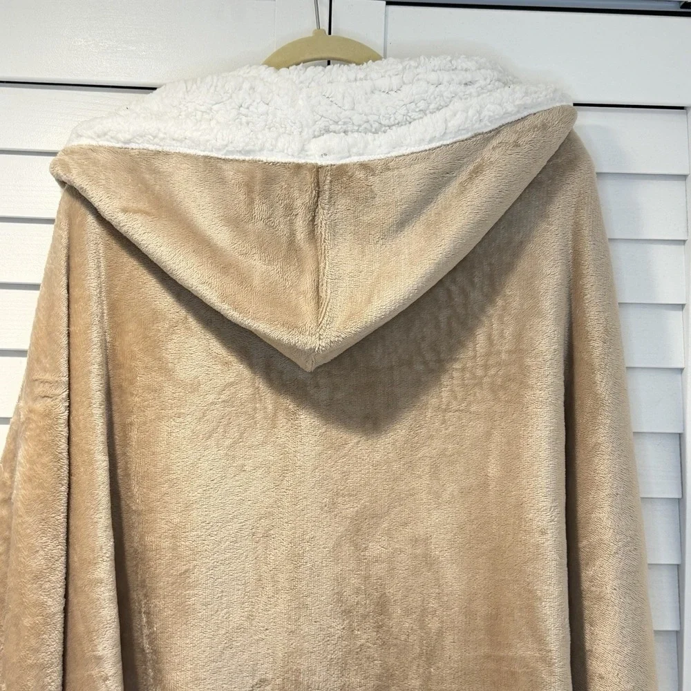 Socialite this hooded